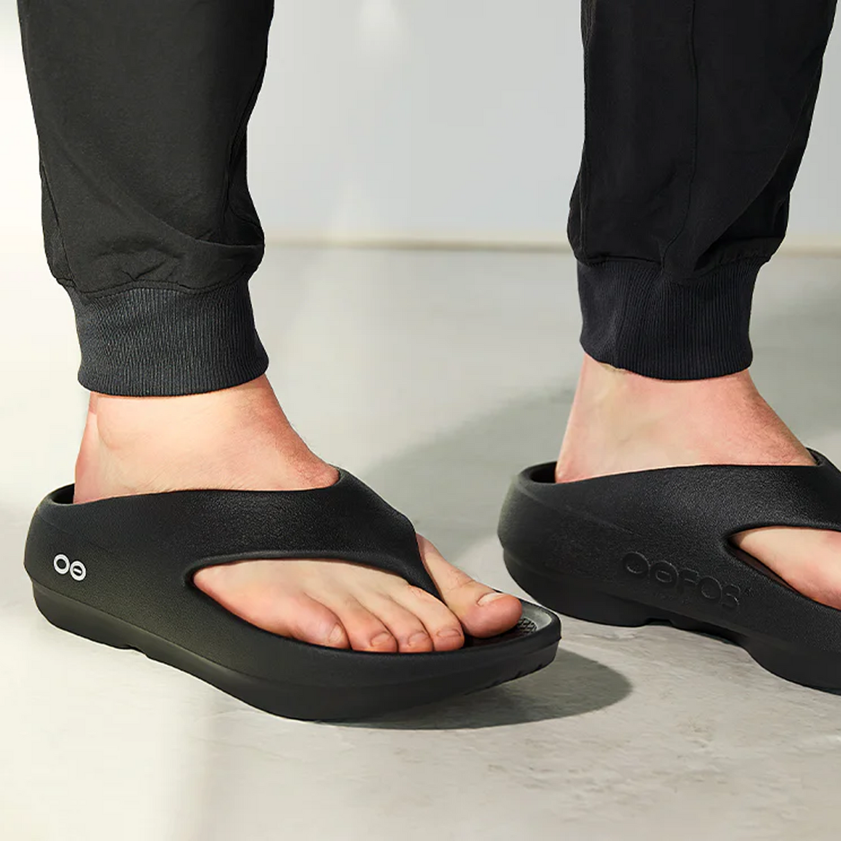 Oofos OOriginal+ Sandal (Unisex) - Black