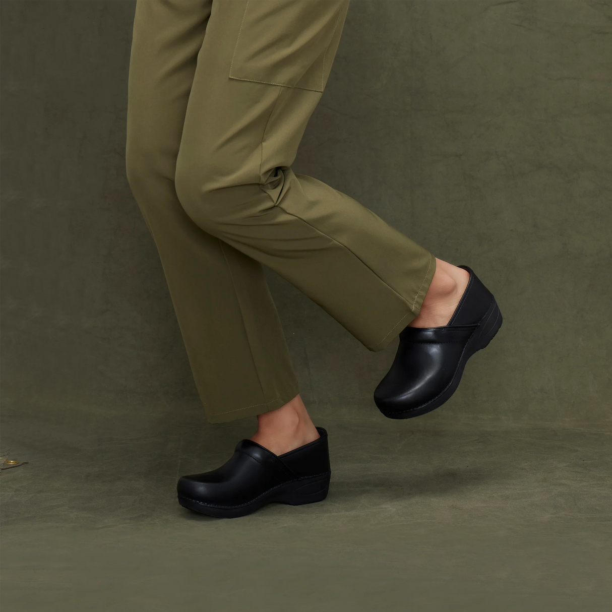 Dansko XP 2.0 Clog (Women) - Black Waterproof Dress-Casual - Clogs & Mules - The Heel Shoe Fitters