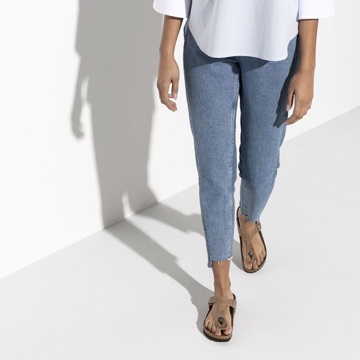 Birkenstock Gizeh Sandal (Women) - Tobacco Oiled Leather Sandal - Thong - The Heel Shoe Fitters