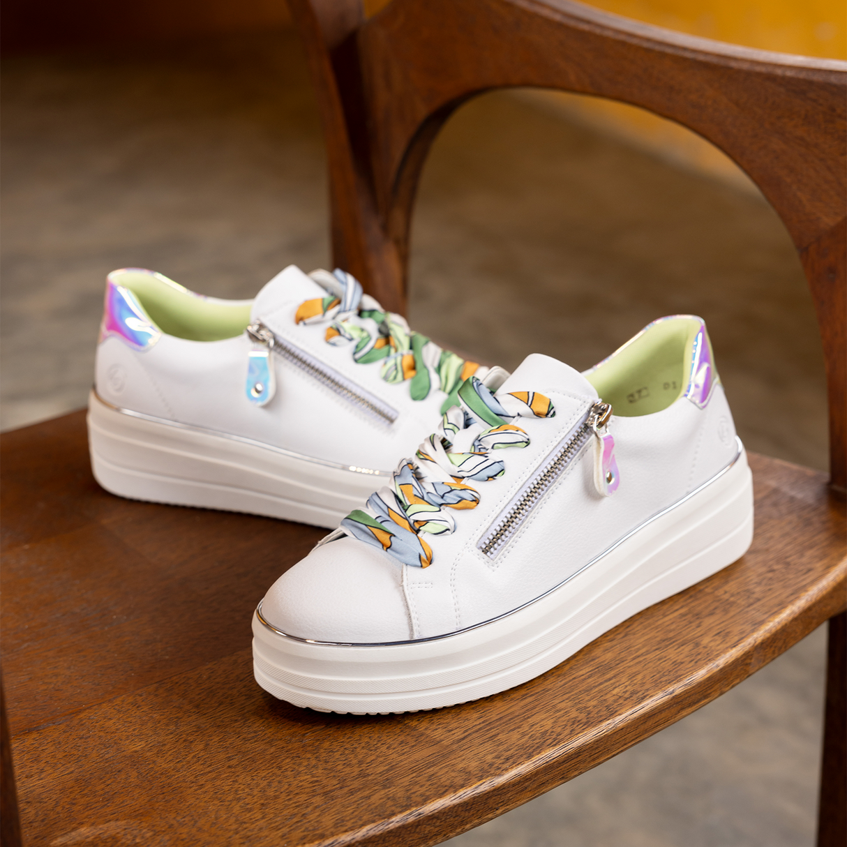 Remonte Julika 06 Sneaker (Women) - Weiss/Silber Multi Athletic - Casual - Lace Up - The Heel Shoe Fitters