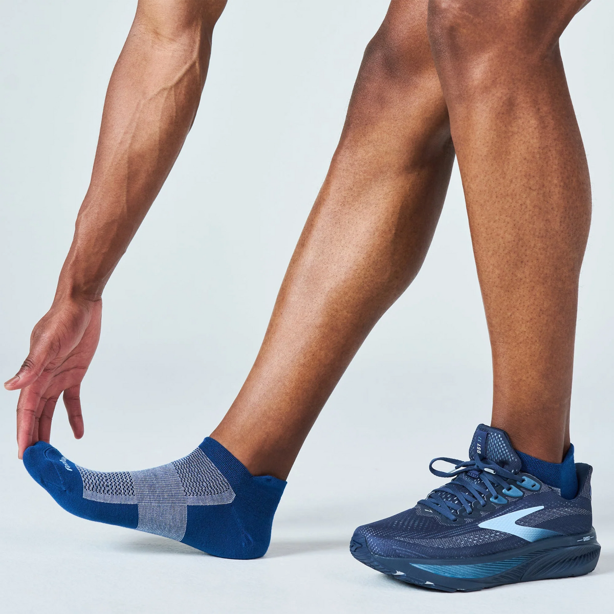 Feetures High Performance Ultra Light No Show Tab (Unisex) - Navy
