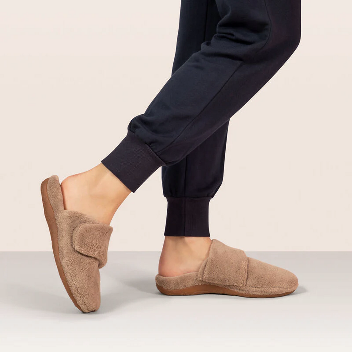 Aetrex Mandy Slipper (Women) - Coffee Dress-Casual - Slipper - The Heel Shoe Fitters