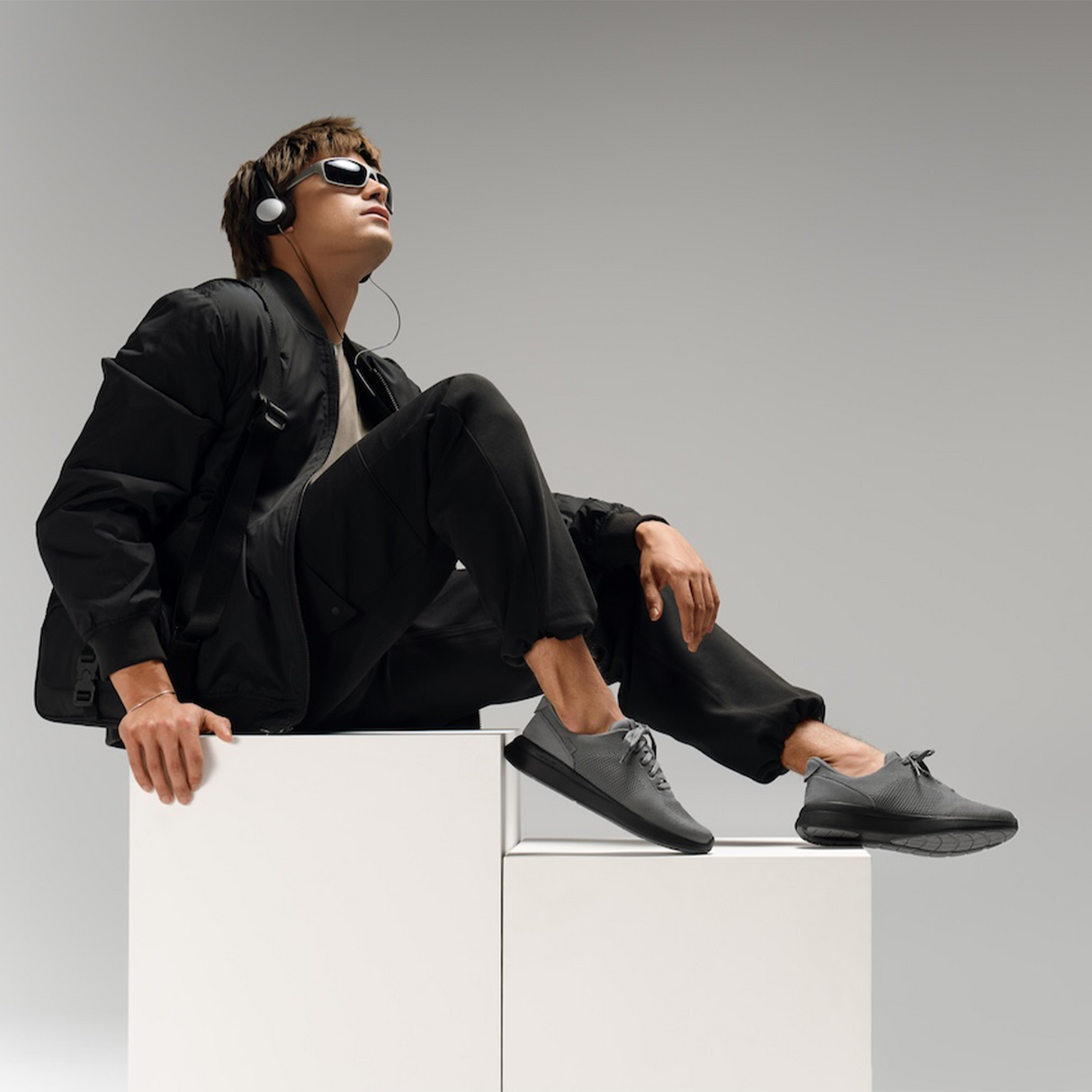 Kizik Lima 2 Sneaker (Men) - Smoked Pearl/Black