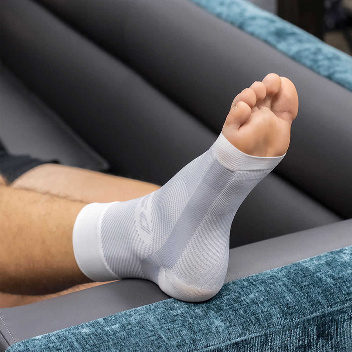 OS1st DS6 Nighttime PF Treatment Sleeve (Unisex) - White Accessories - Socks - Performance - The Heel Shoe Fitters