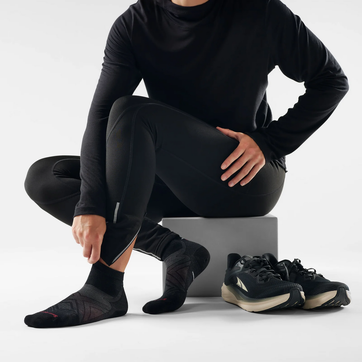 Smartwool Run Zero Cushion Ankle Sock (Men) - Black