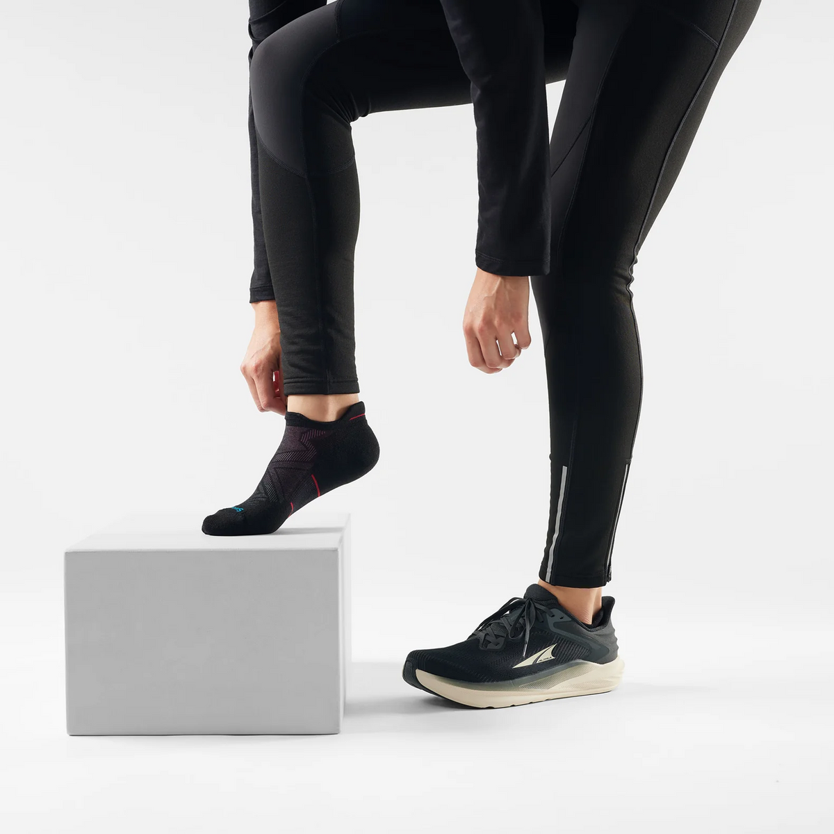 Smartwool Run Targeted Cushion Low Ankle Sock (Women) - Black Accessories - Socks - Performance - The Heel Shoe Fitters