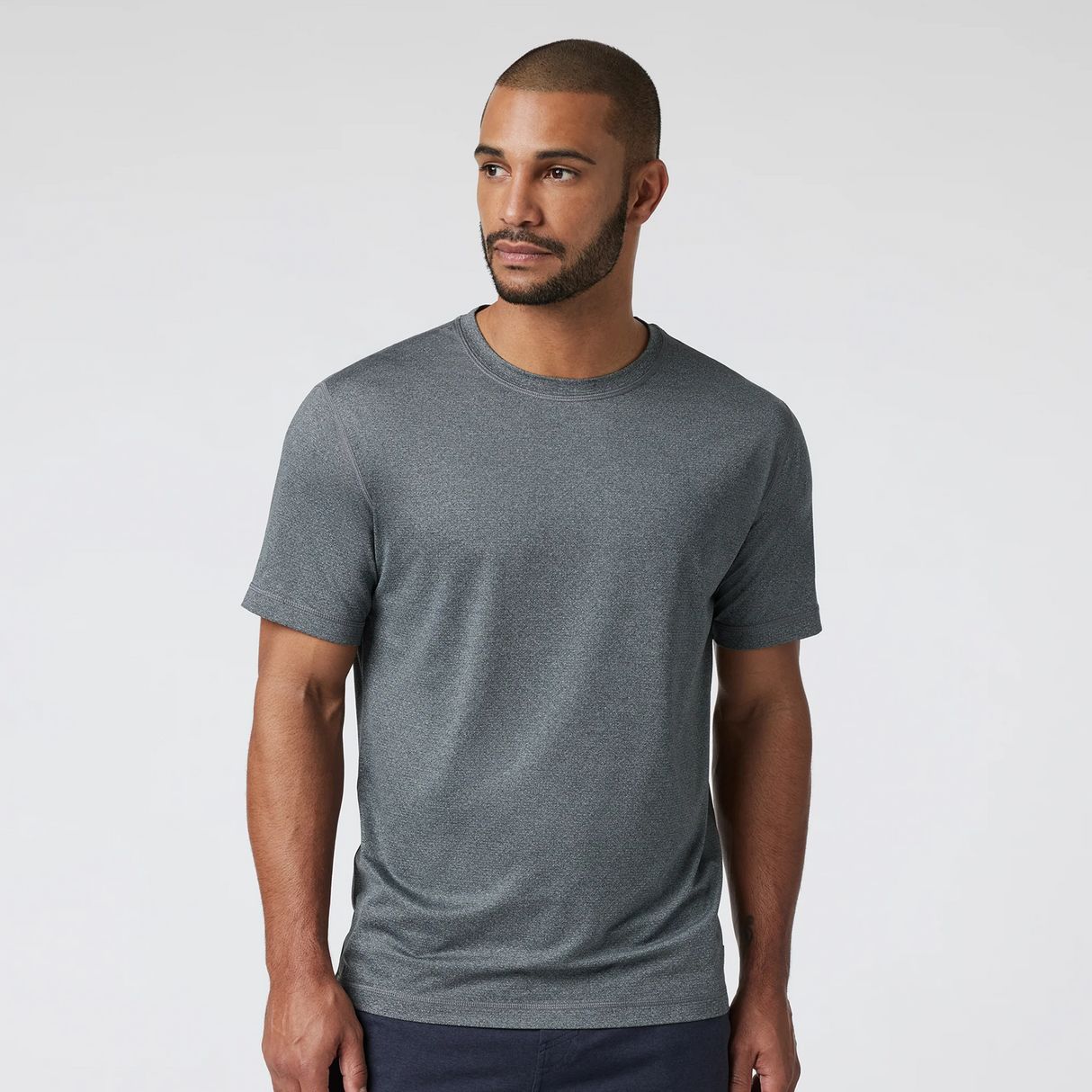 Vuori Tradewind Performance Tee 2.0 (Men) - Heather Grey Apparel - Top - Short Sleeve - The Heel Shoe Fitters