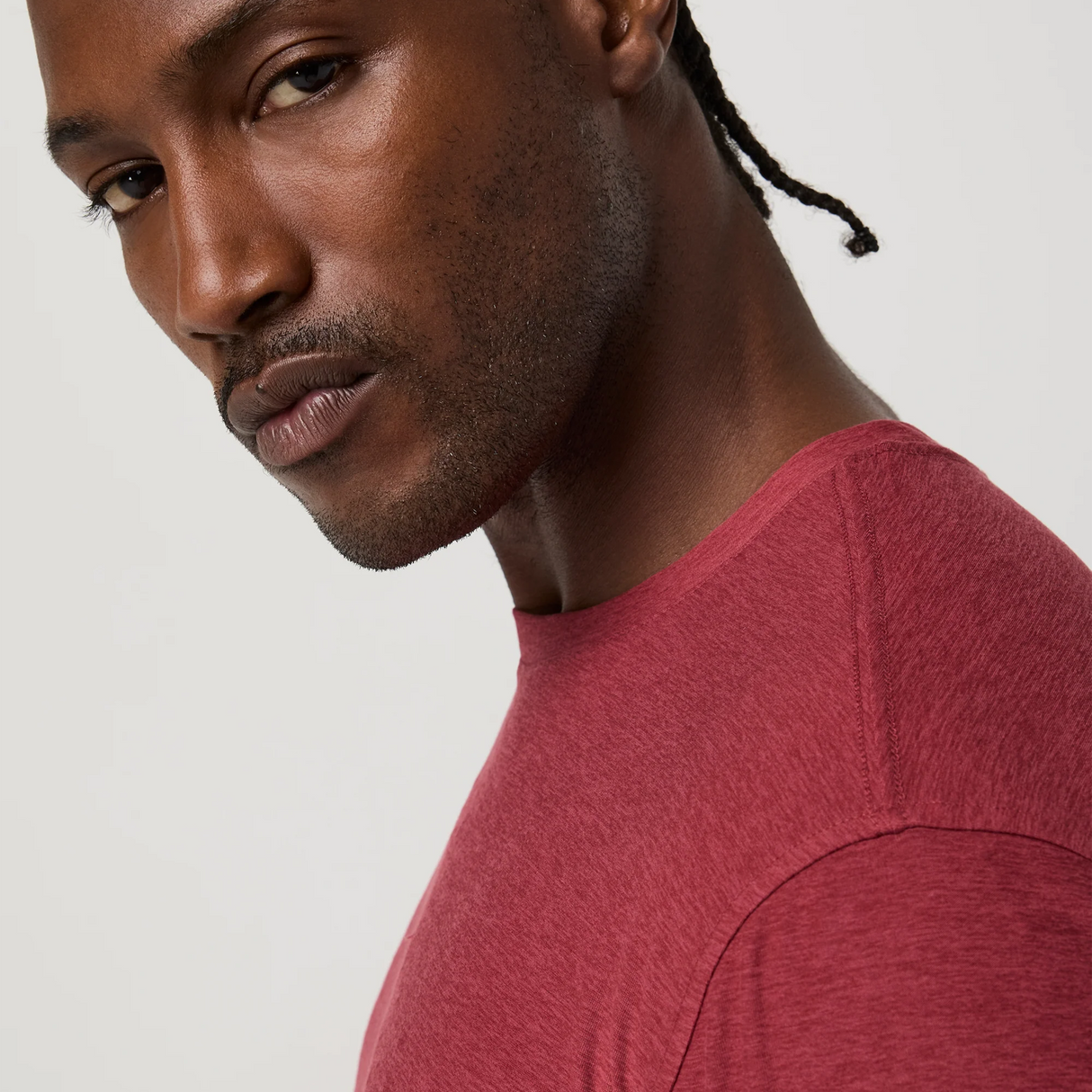 Vuori Strato Tech Tee (Men) - Sour Cherry Heather