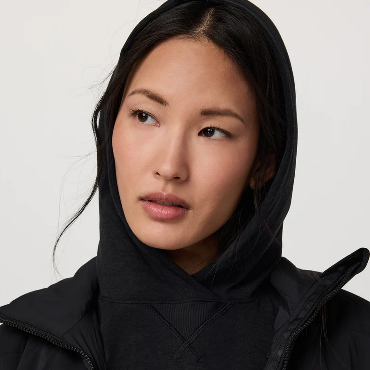 Vuori Halo Modern Pullover Hoodie (Women) - Black Heather Apparel - Top - Sweatshirt - The Heel Shoe Fitters