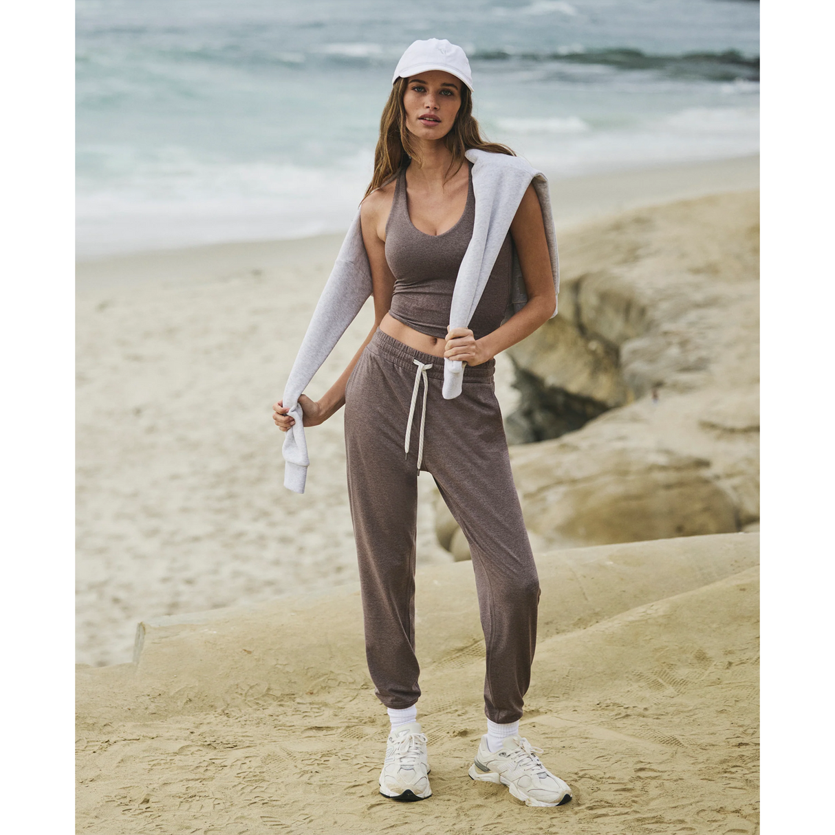 Vuori Performance Jogger (Women) - Huckleberry Heather Apparel - Bottom - Pant - The Heel Shoe Fitters
