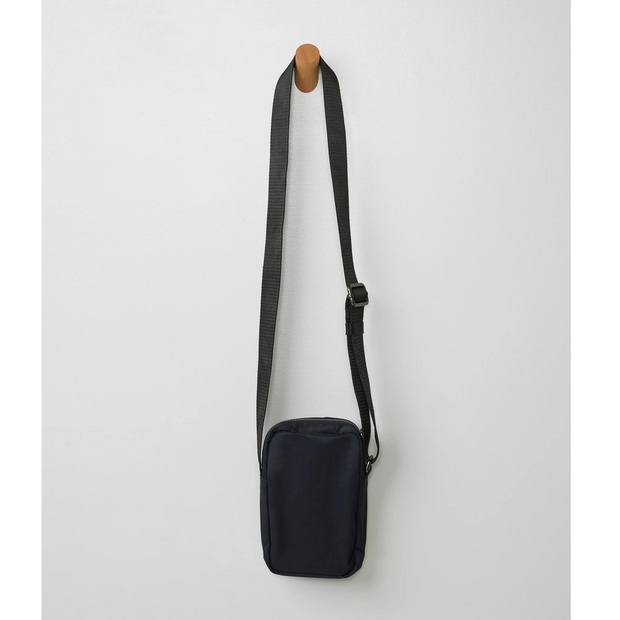 Vuori All Around Crossbody Bag - Black Accessories - Bags - Crossbody - The Heel Shoe Fitters