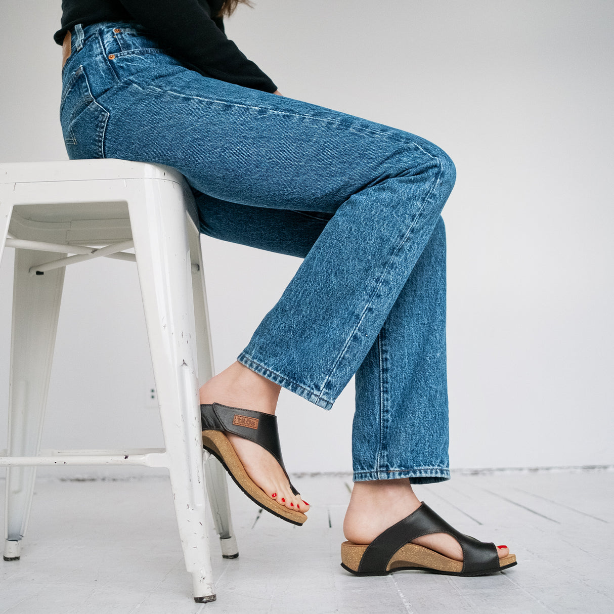 Taos Loop Sandal (Women) - Black Sandal - Thong - The Heel Shoe Fitters