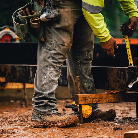 Keen Utility Targhee IV Mid Waterproof Carbon Toe Work Boot (Men) - Dark Earth/Black Boots - Work - 8" - Composite Toe - The Heel Shoe Fitters