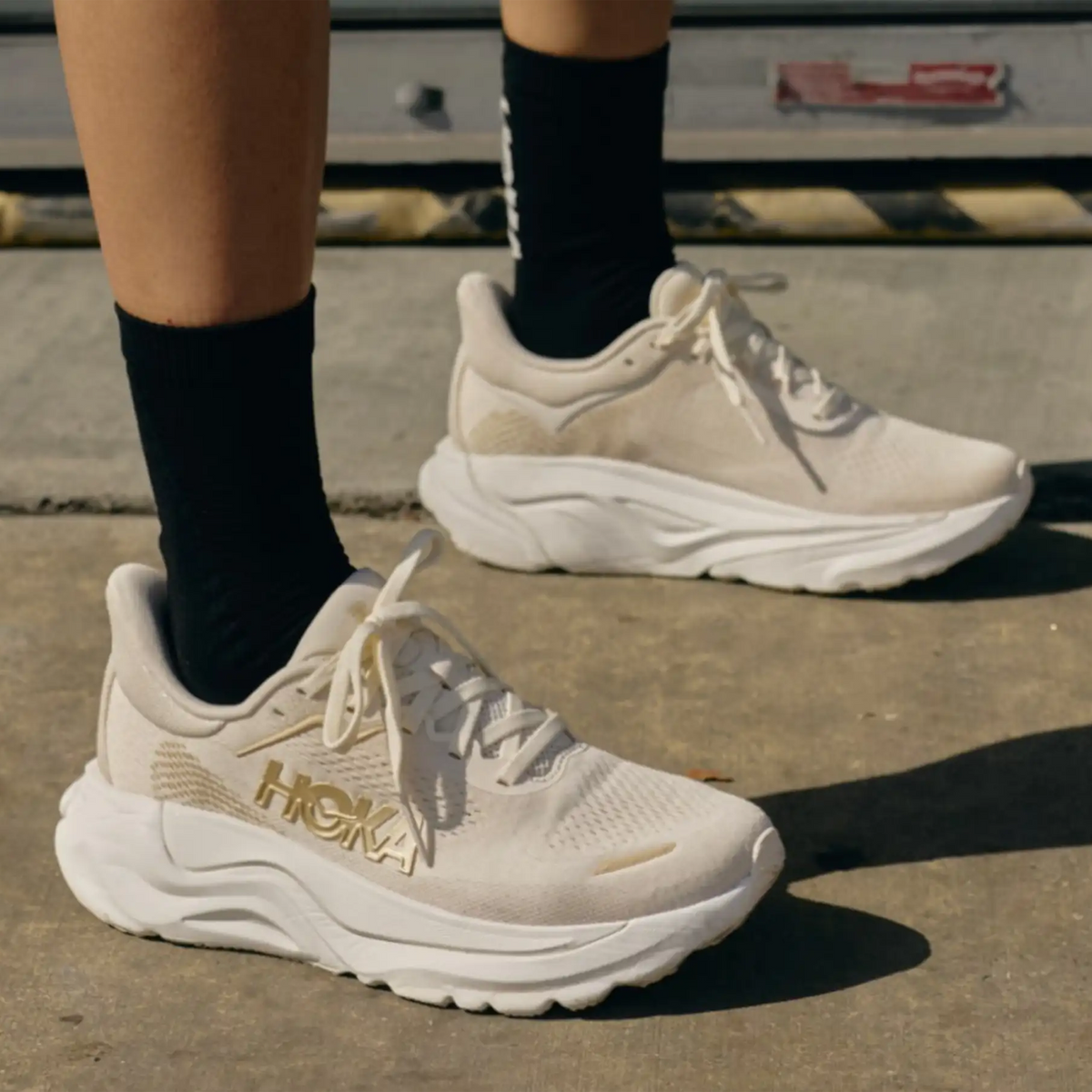 Hoka Arahi 9 Running Shoe (Women) - Alabaster/Oat Milk