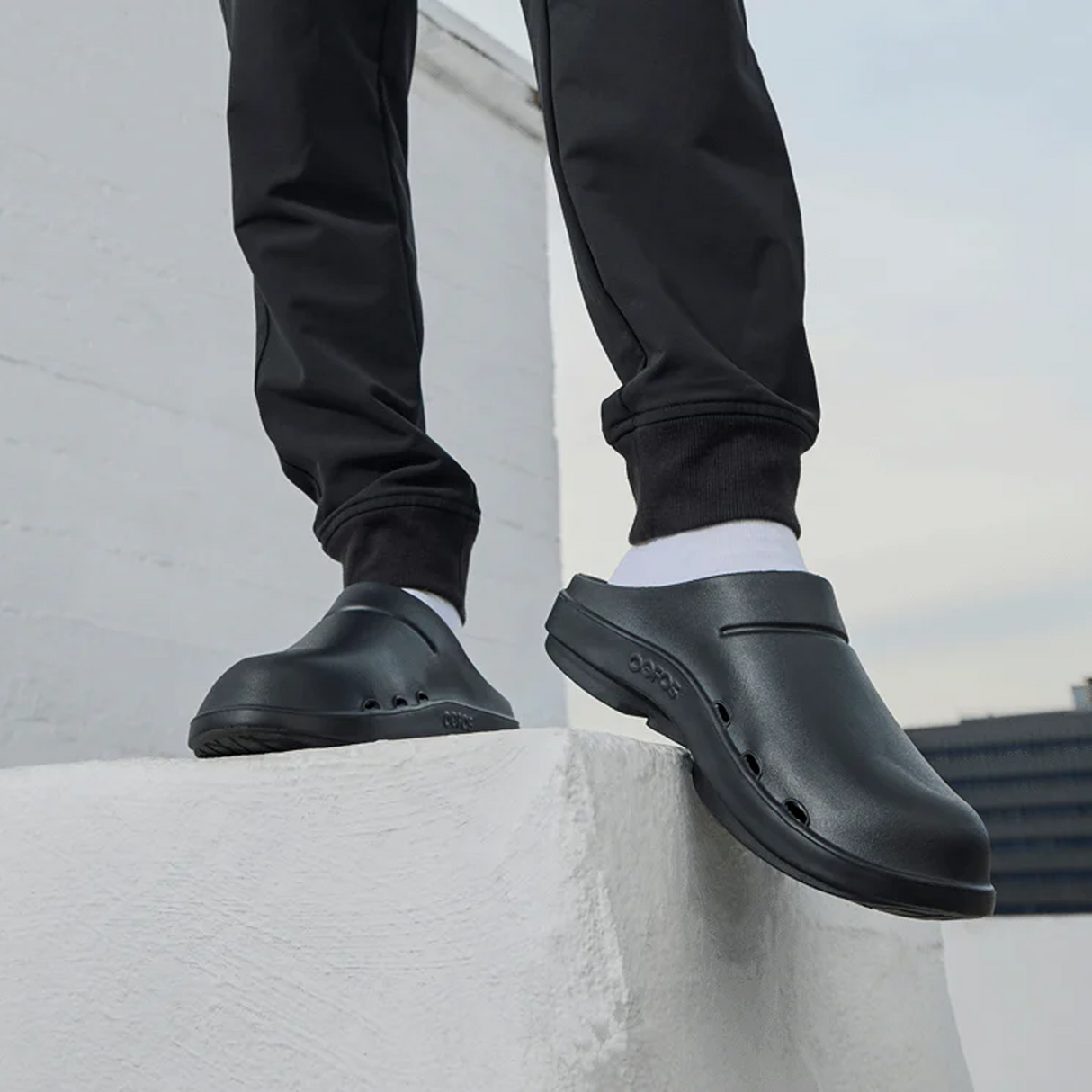 Oofos OOcloog Matte Clog (Unisex) - Black