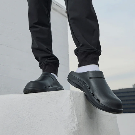 Oofos OOcloog Matte Clog (Unisex) - Black Dress-Casual - Clogs & Mules - The Heel Shoe Fitters