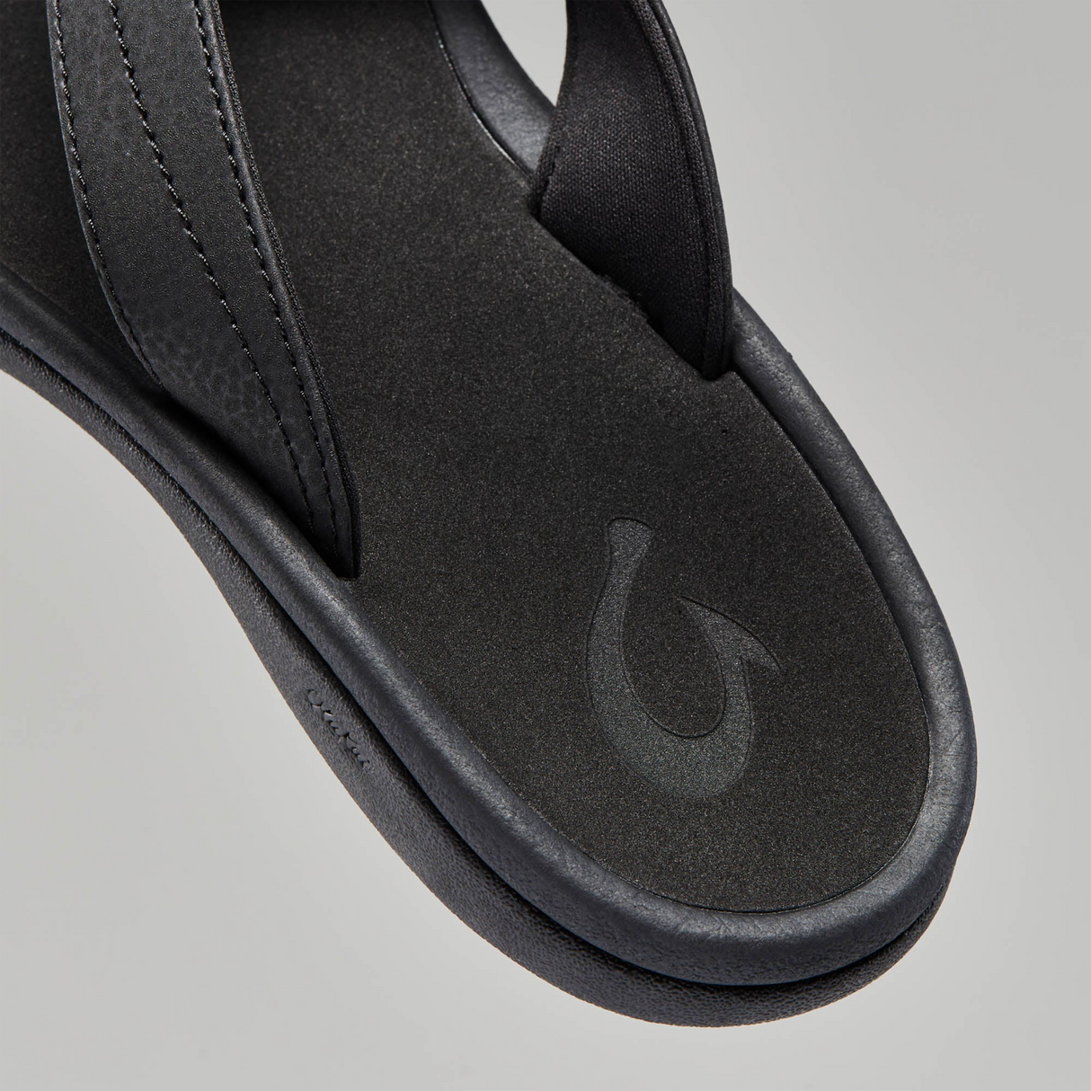OluKai 'Ohana Sandal (Women) - Black/Black