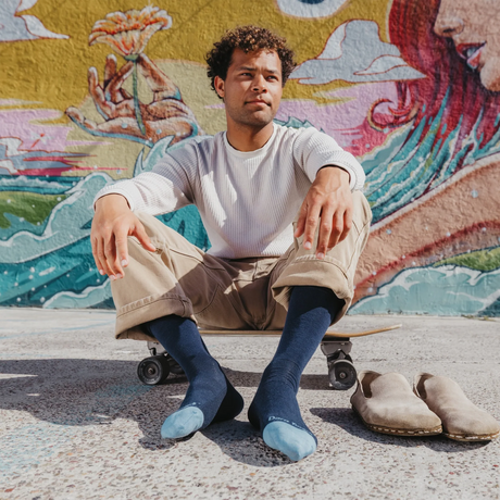 Darn Tough Solid Lightweight Crew Sock (Men) Accessories - Socks - Performance - The Heel Shoe Fitters