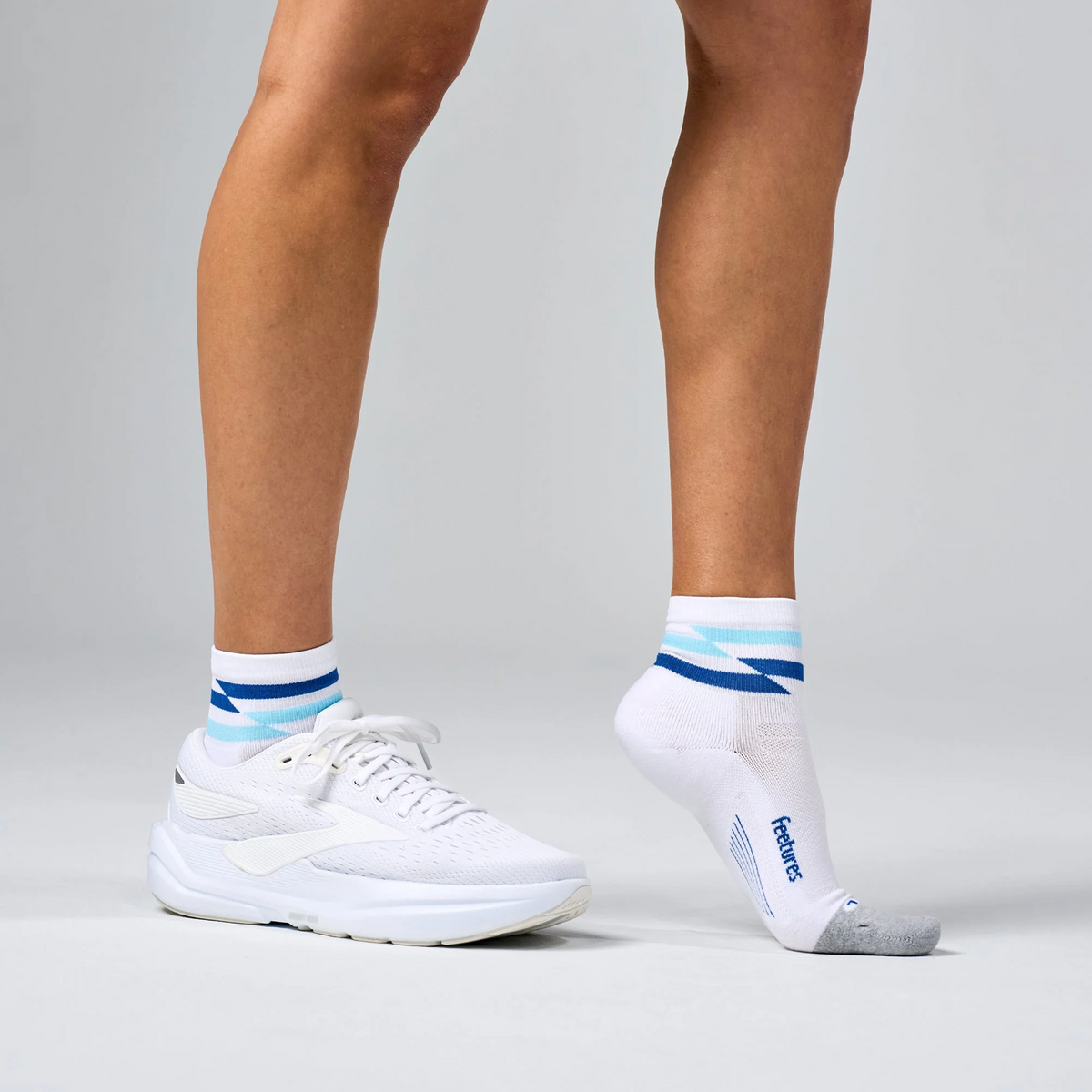 Feetures Elite Light Cushion Quarter (Unisex) - White Track