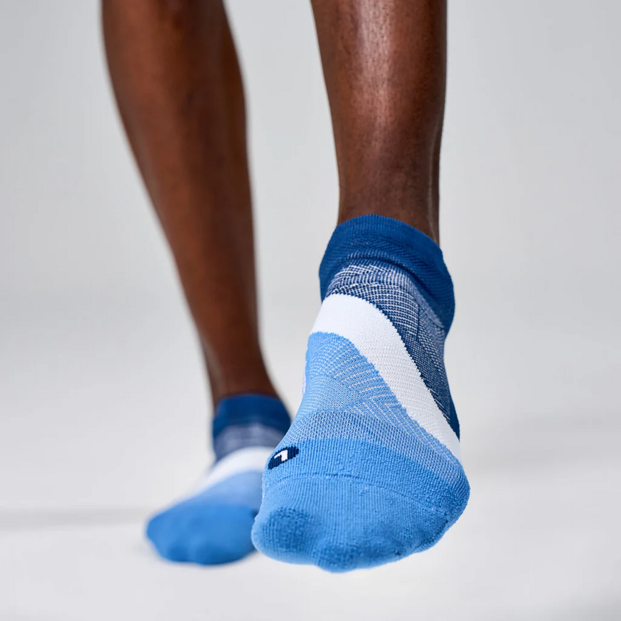 Feetures Elite Light Cushion No Show Tab Sock (Unisex) Accessories - Socks - Performance - The Heel Shoe Fitters