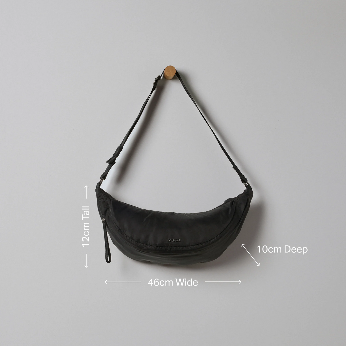 Vuori Arden Crescent Sling (Women) - Black