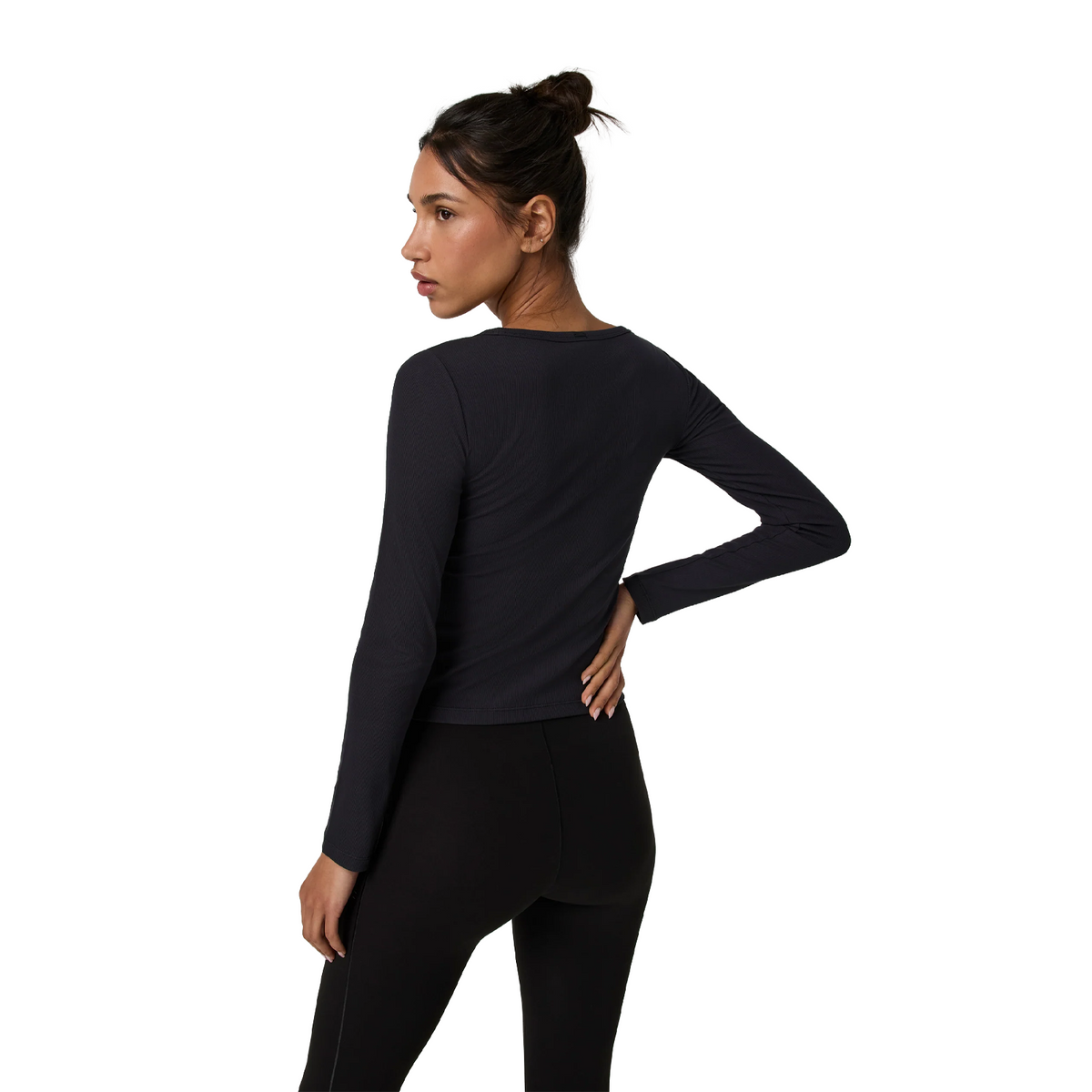 Vuori Long Sleeve Pose Subtle Scoop (Women) - Solid Black