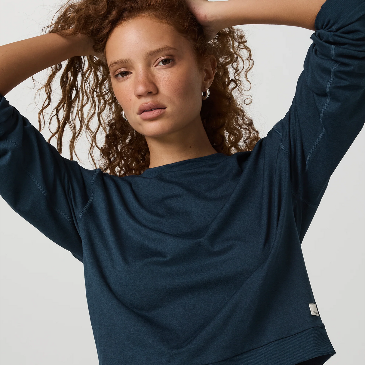 Vuori Halo Modern Crew (Women) - Blue Coast Heather Apparel - Top - Sweatshirt - The Heel Shoe Fitters