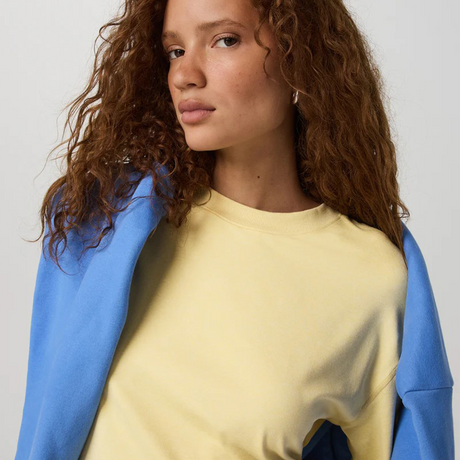 Vuori Halo Modern Crew (Women) - Lemon Snap Heather Apparel - Top - Sweatshirt - The Heel Shoe Fitters