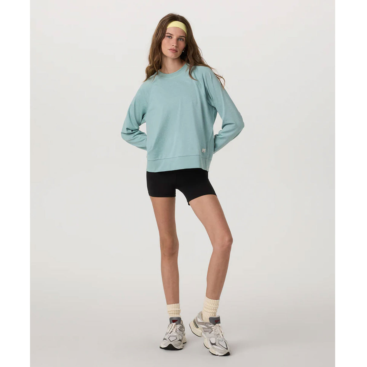 Vuori Halo Long Sleeve Crew (Women) - Sea Glass Heather Apparel - Top - Sweatshirt - The Heel Shoe Fitters
