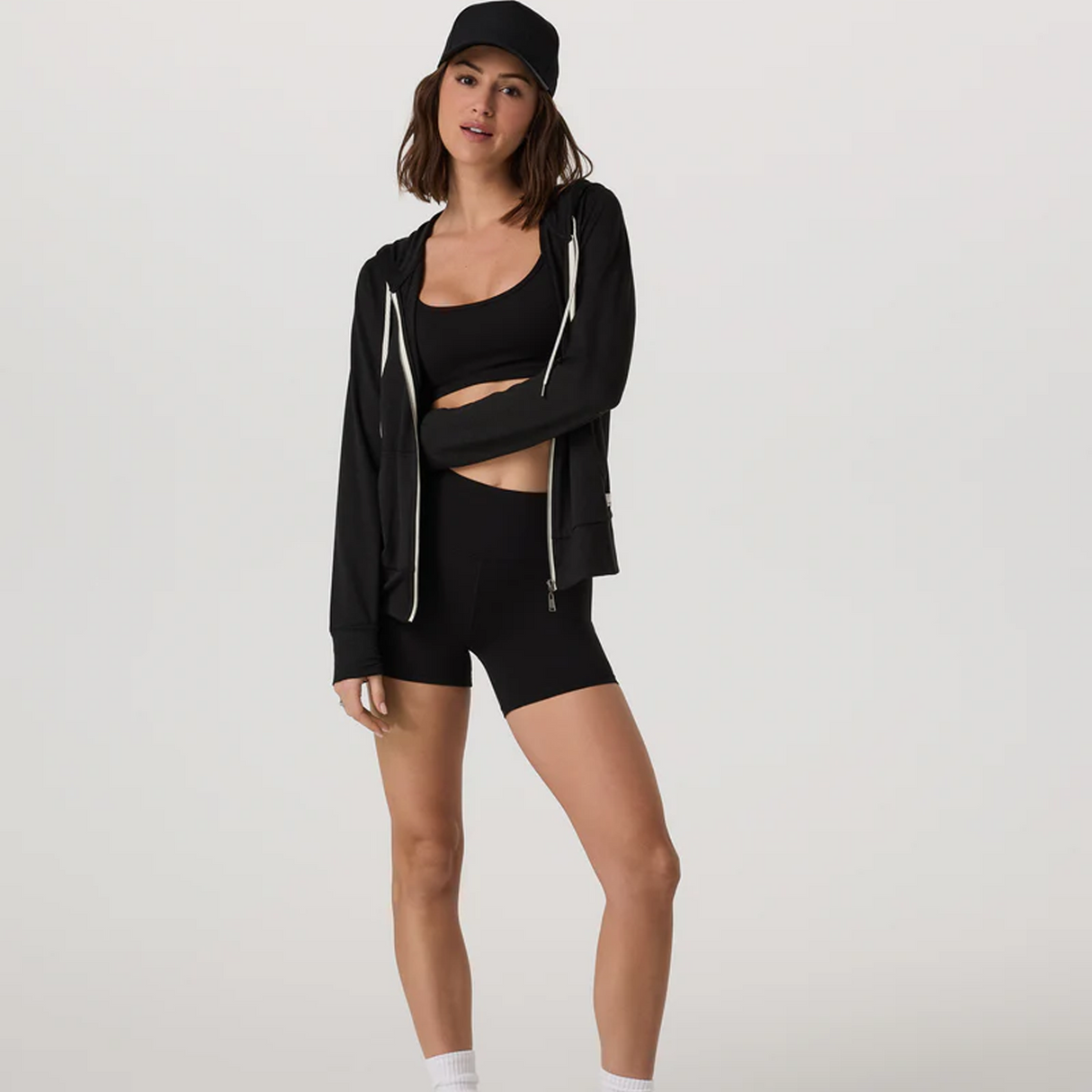 Vuori Halo Performance Hoodie 2.0 (Women) - Black Heather Apparel - Top - Sweatshirt - The Heel Shoe Fitters