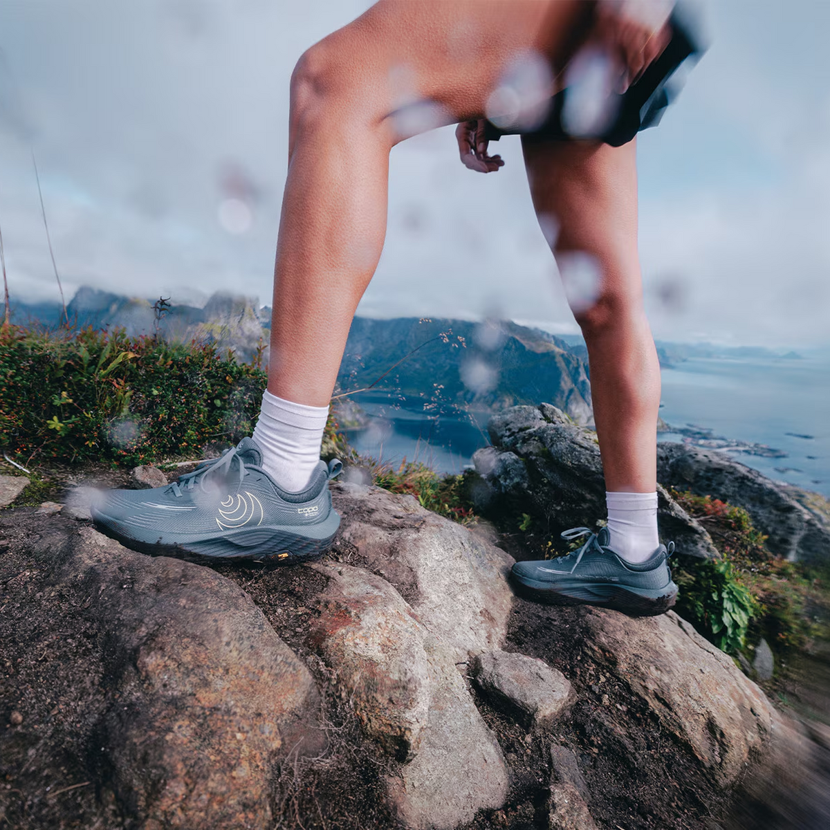 Topo Ultraventure 5 GTX Running Shoe (Women) - Grey/Butter