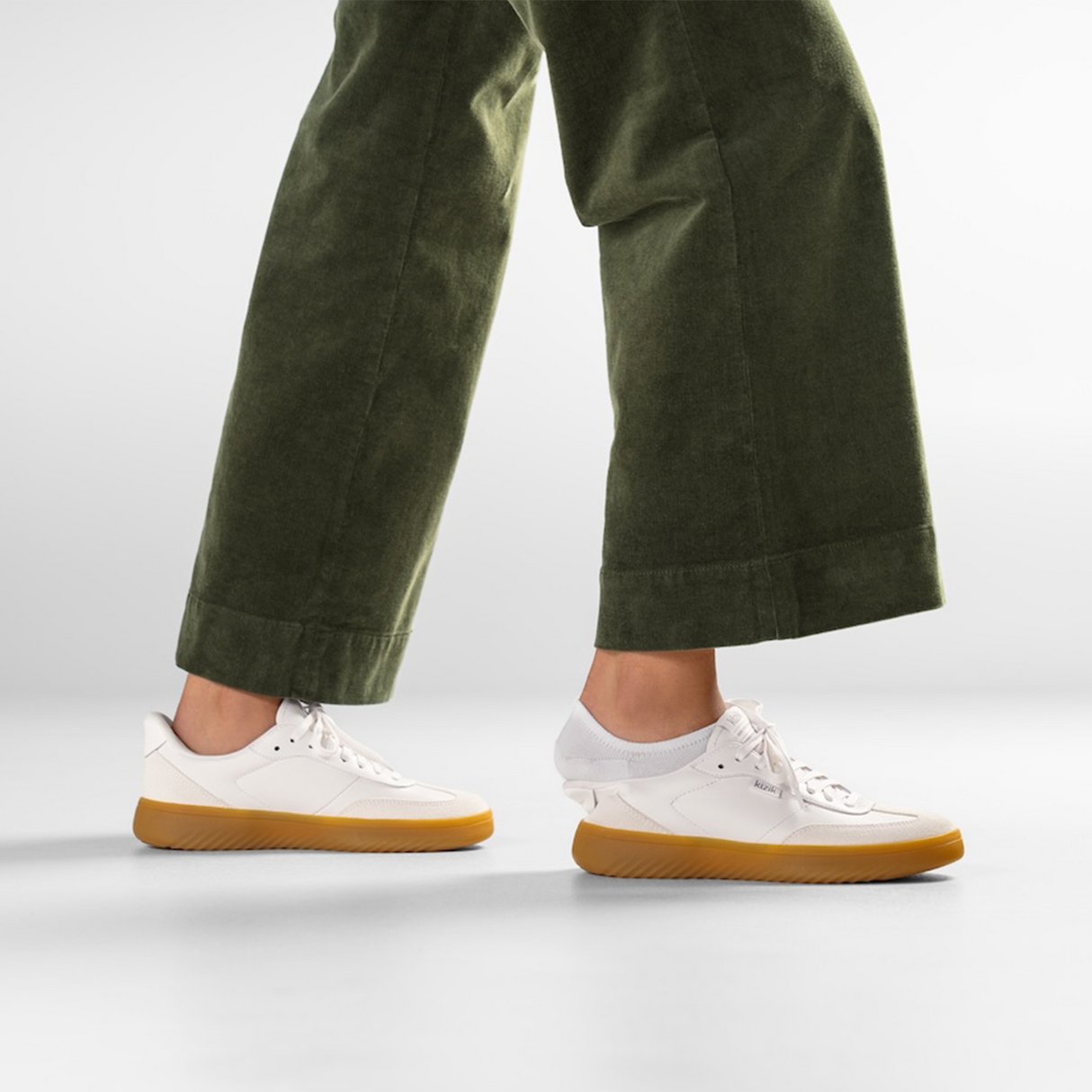 Kizik Camden Sneaker (Women) - White/Gum Rubber Athletic - Casual - Lace Up - The Heel Shoe Fitters