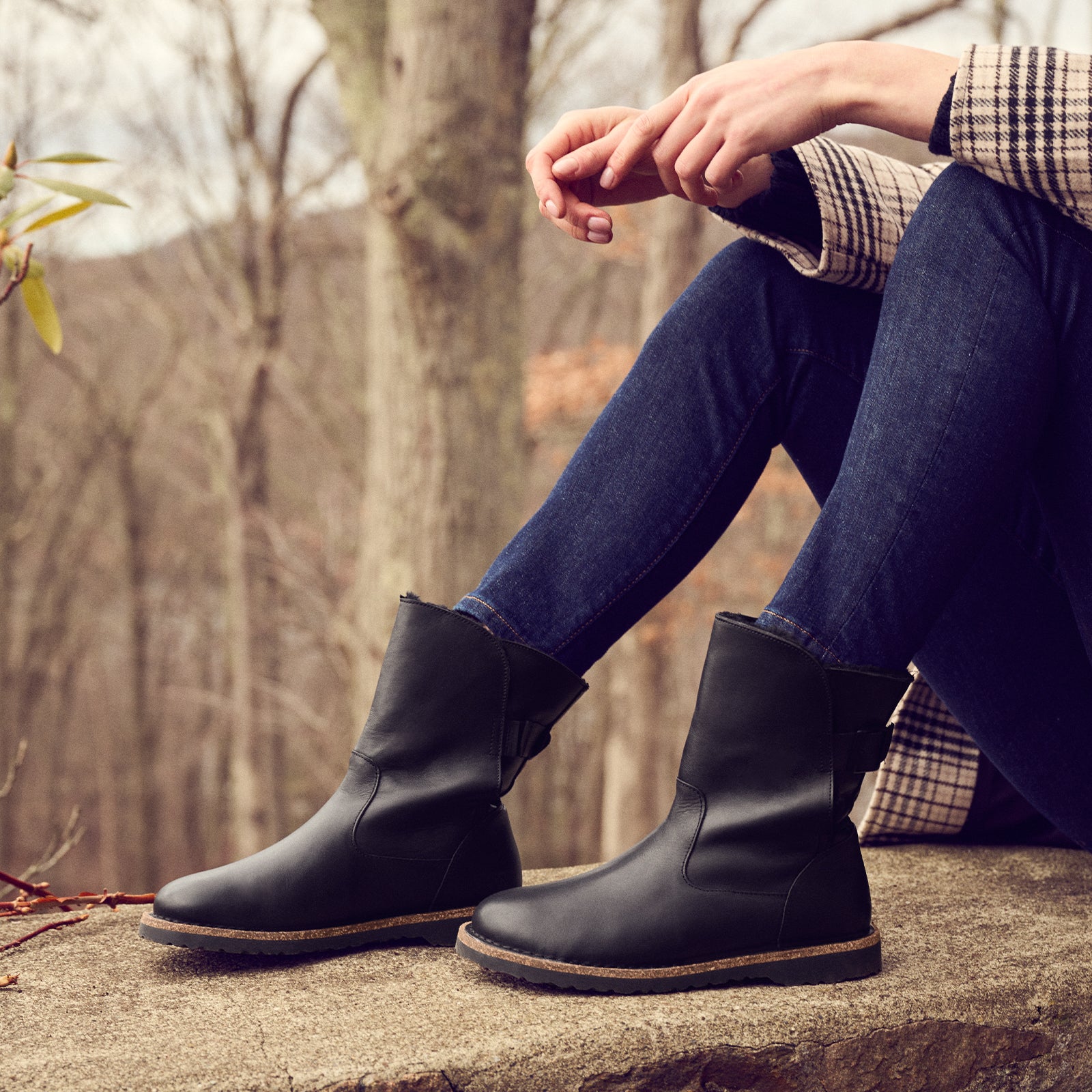 Black shearling boots womens online