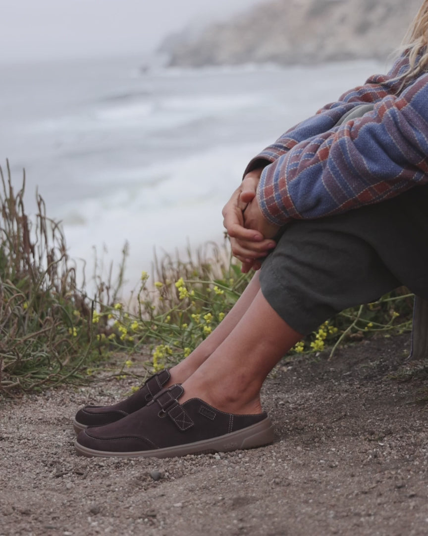 Taos Trivia (Women) - Chestnut Suede